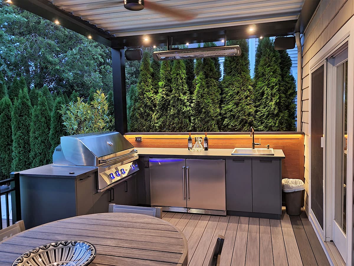 Outdoor Kitchen Deck